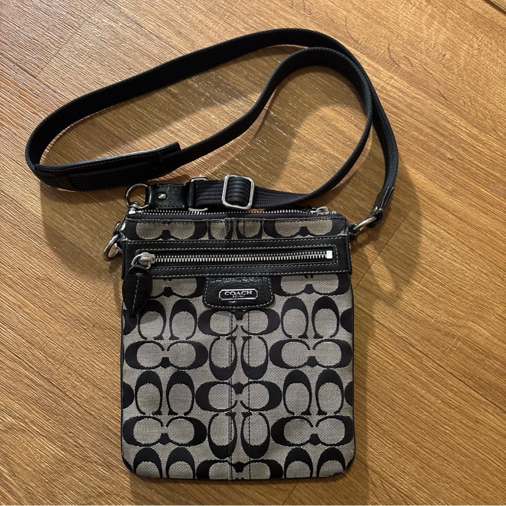 Coach Signature Black and Tan Swingpack Jacquard Crossbody Purse